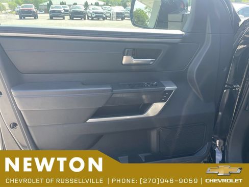 Used 2022 Toyota Tundra Platinum w/ Advanced Package AWD/4WD image 8