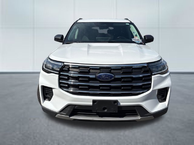 Used 2025 Ford Explorer Active AWD/4WD image 6