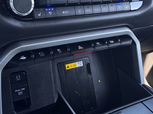 Used 2024 Toyota Tundra Platinum image 21