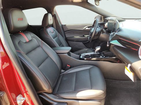 Used 2025 Chevrolet Trax RS w/ Driver Confidence Package FWD image 17