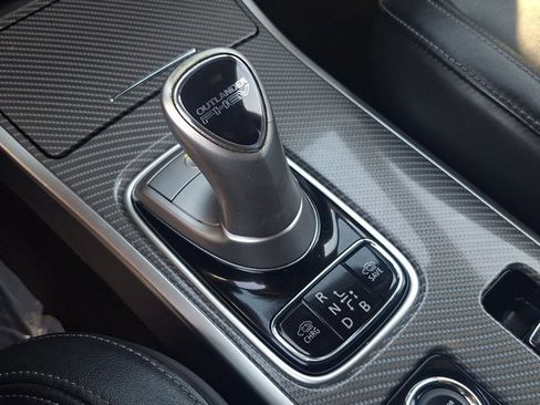 Used 2019 Mitsubishi Outlander 4WD Plug-In Hybrid image 13