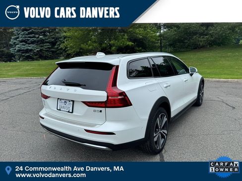 Certified 2024 Volvo V60 B5 Cross Country Plus image 6