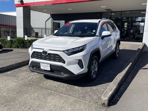 Certified 2025 Toyota RAV4 XLE AWD/4WD image 3