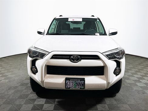 Certified 2020 Toyota 4Runner SR5 image 3
