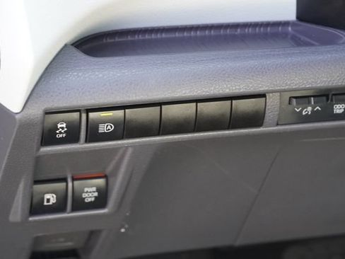 Used 2023 Toyota Sienna XSE FWD image 24