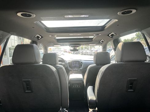 Used 2023 Chevrolet Traverse High Country FWD image 37