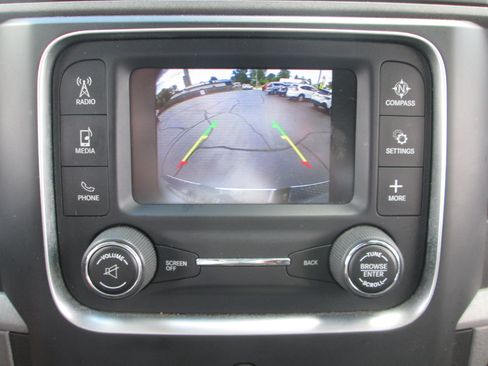Used 2015 RAM 2500 Tradesman w/ Chrome Appearance Group AWD/4WD image 19