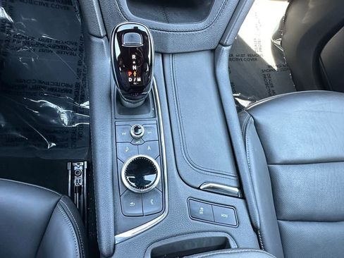 Used 2025 Cadillac XT6 Sport w/ Technology Package image 18