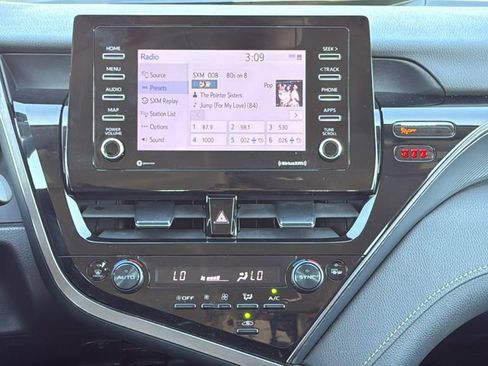Used 2023 Toyota Camry SE image 17