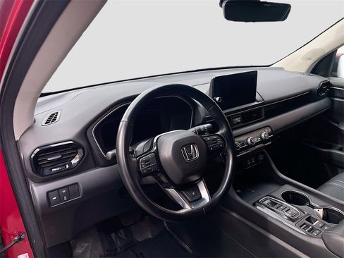 Used 2023 Honda Pilot Elite image 9