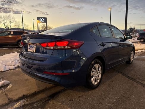 Used 2018 Hyundai Elantra SE image 5