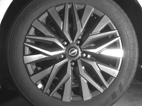 Used 2025 Nissan Altima 2.5 SV image 14