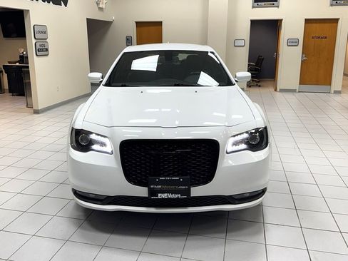 Used 2017 Chrysler 300 S image 61