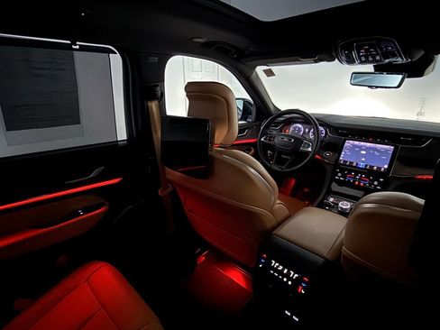 Used 2023 Jeep Grand Cherokee L Summit w/ Advanced Protech Group IV image 33