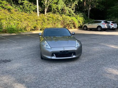Used 2010 Nissan 370Z Touring w/ Sport Pkg RWD image 2