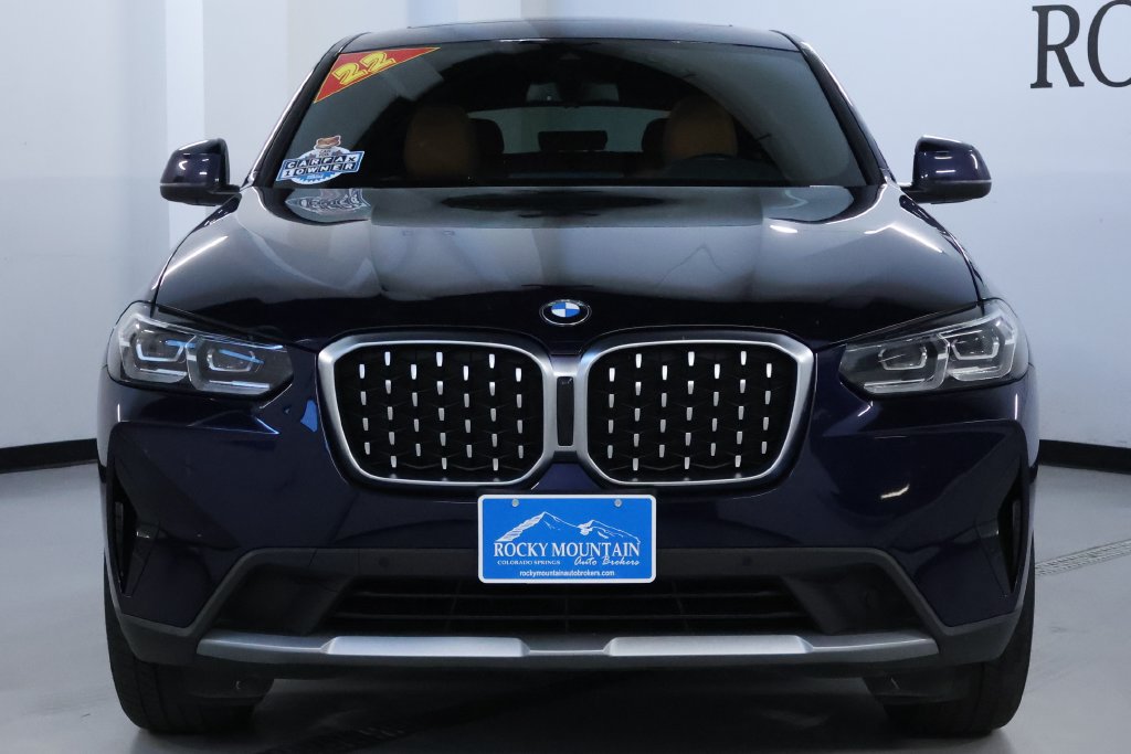 Used 2022 BMW X4 xDrive30i AWD/4WD image 3