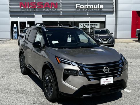New 2026 Nissan Rogue Platinum w/ Platinum Premium Package AWD/4WD image 1