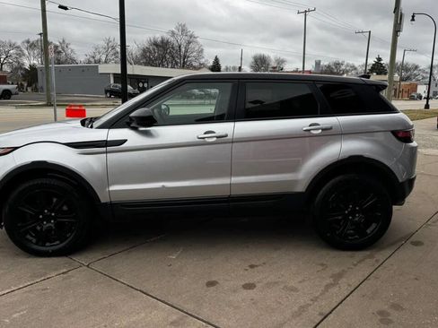 Used 2018 Land Rover Range Rover Evoque image 8