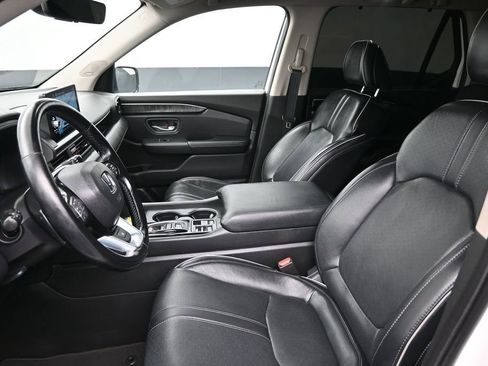 Used 2023 Honda Pilot Elite image 11
