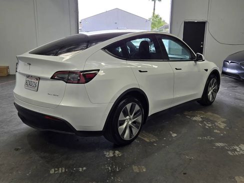 Used 2022 Tesla Model Y Long Range AWD/4WD image 4