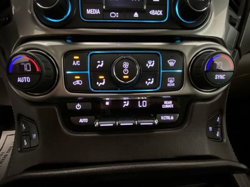 Used 2018 Chevrolet Tahoe Premier AWD/4WD image 19