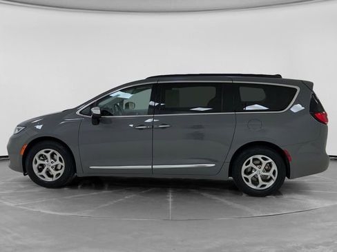 Used 2023 Chrysler Pacifica Limited FWD image 6