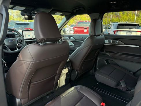 New 2026 Ford Explorer Platinum image 25