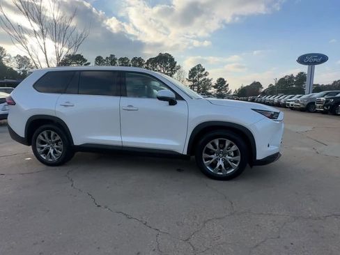 Used 2025 Toyota Grand Highlander Limited image 6