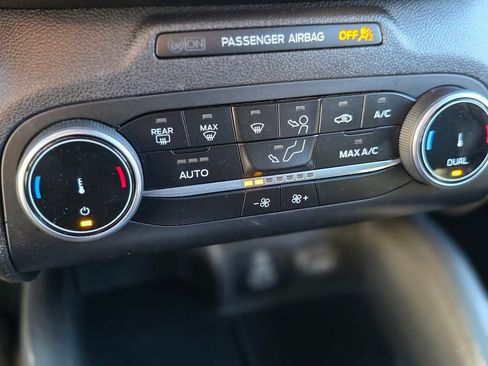 Used 2025 Ford Escape ST-Line image 28