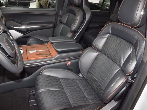 New 2026 Lincoln Navigator L Black Label AWD/4WD image 36