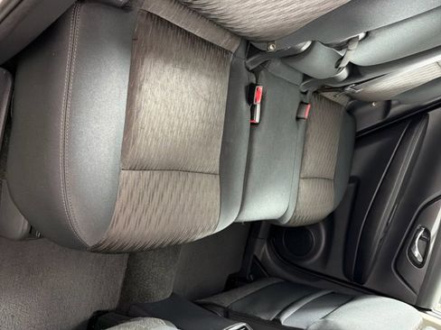 Used 2017 Nissan Rogue S image 20