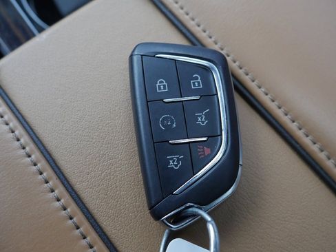 Used 2023 Cadillac Escalade ESV Premium Luxury image 21