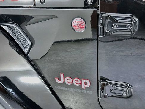 Used 2025 Jeep Wrangler Unlimited Rubicon AWD/4WD image 28