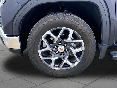 Used 2024 GMC Sierra 1500 SLT AWD/4WD image 11