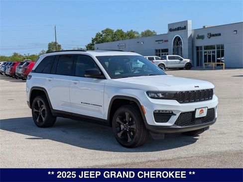 New 2025 Jeep Grand Cherokee Limited w/ Black Appearance Package image 3