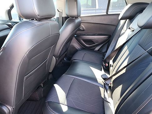 Used 2019 Chevrolet Trax LT w/ LT Convenience Package image 10