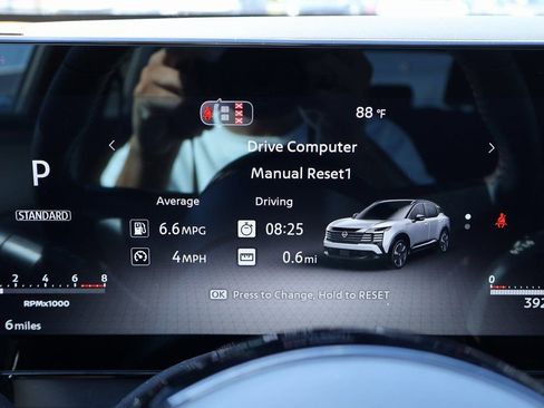 New 2026 Nissan Kicks SR image 9