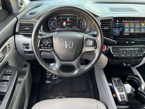 Certified 2019 Honda Pilot Touring image 28