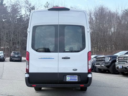 Used 2022 Ford E-Transit 148 High Roof Extended RWD image 5