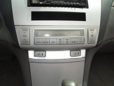 Used 2004 Toyota Solara SLE FWD image 21