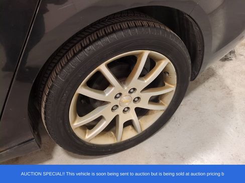 Used 2010 Chevrolet Malibu LTZ w/ HFV6 Engine Package image 2