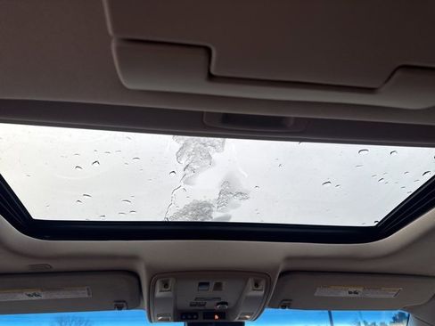 Used 2019 Cadillac Escalade Premium Luxury image 23