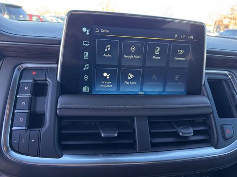 Used 2022 Chevrolet Suburban LT w/ Luxury Package image 18