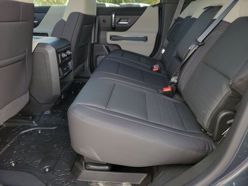 New 2026 GMC Hummer EV SUV w/ LPO, Dark Essentials Package AWD/4WD image 7