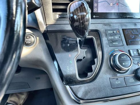 Used 2019 Toyota Sienna XLE w/ XLE Navigation Package AWD/4WD image 23