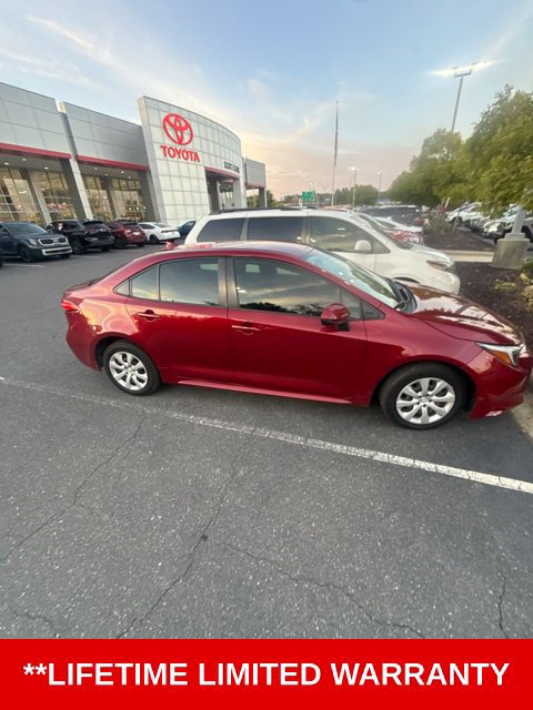 Used 2024 Toyota Corolla LE FWD image 3