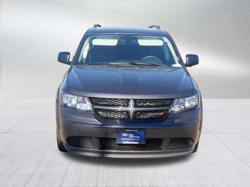 Used 2020 Dodge Journey SE w/ Blacktop Package FWD image 2
