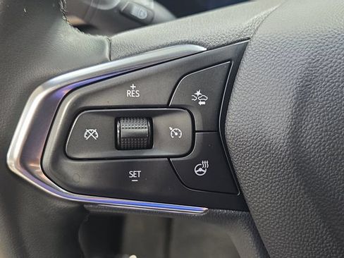 Used 2024 Chevrolet Trax ACTIV w/ Sunroof Package FWD image 18