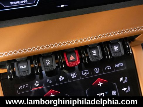 Used 2025 Lamborghini Urus S AWD/4WD image 21