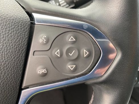 Used 2023 Chevrolet Traverse LT image 32